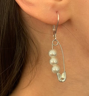 Pearl Safety Pin Earrings - Jessa Jewelry — Bon Femmes